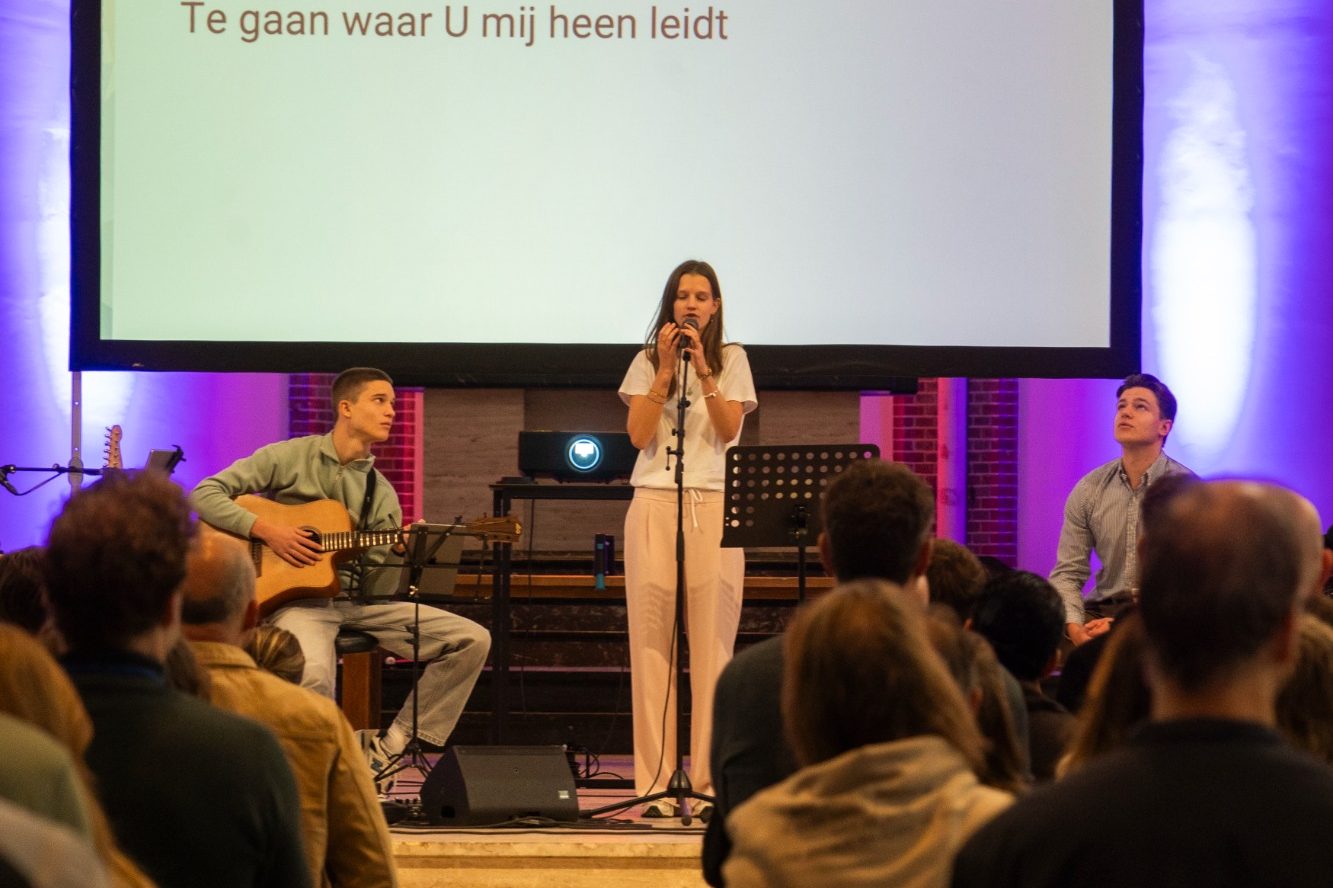 Copyright © 2025 Martinus Matthew. All Rights Reserved. LUX Worship in GoudsLicht